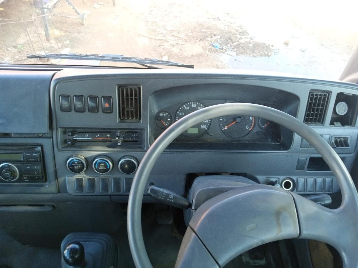 Nissan Civilian · — imagem 6