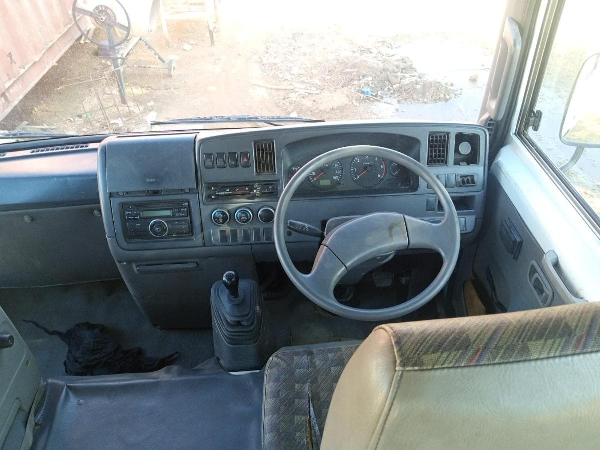 Nissan Civilian · — imagem 8
