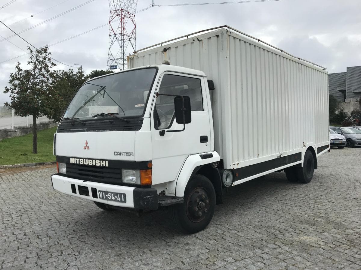Mitsubishi Canter FH 100 · Com Porta Lateral · Ano 1990 — imagen 3