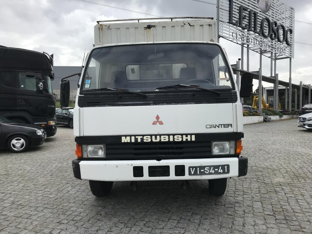 Mitsubishi Canter FH 100 · Com Porta Lateral · Ano 1990 — imagen 2