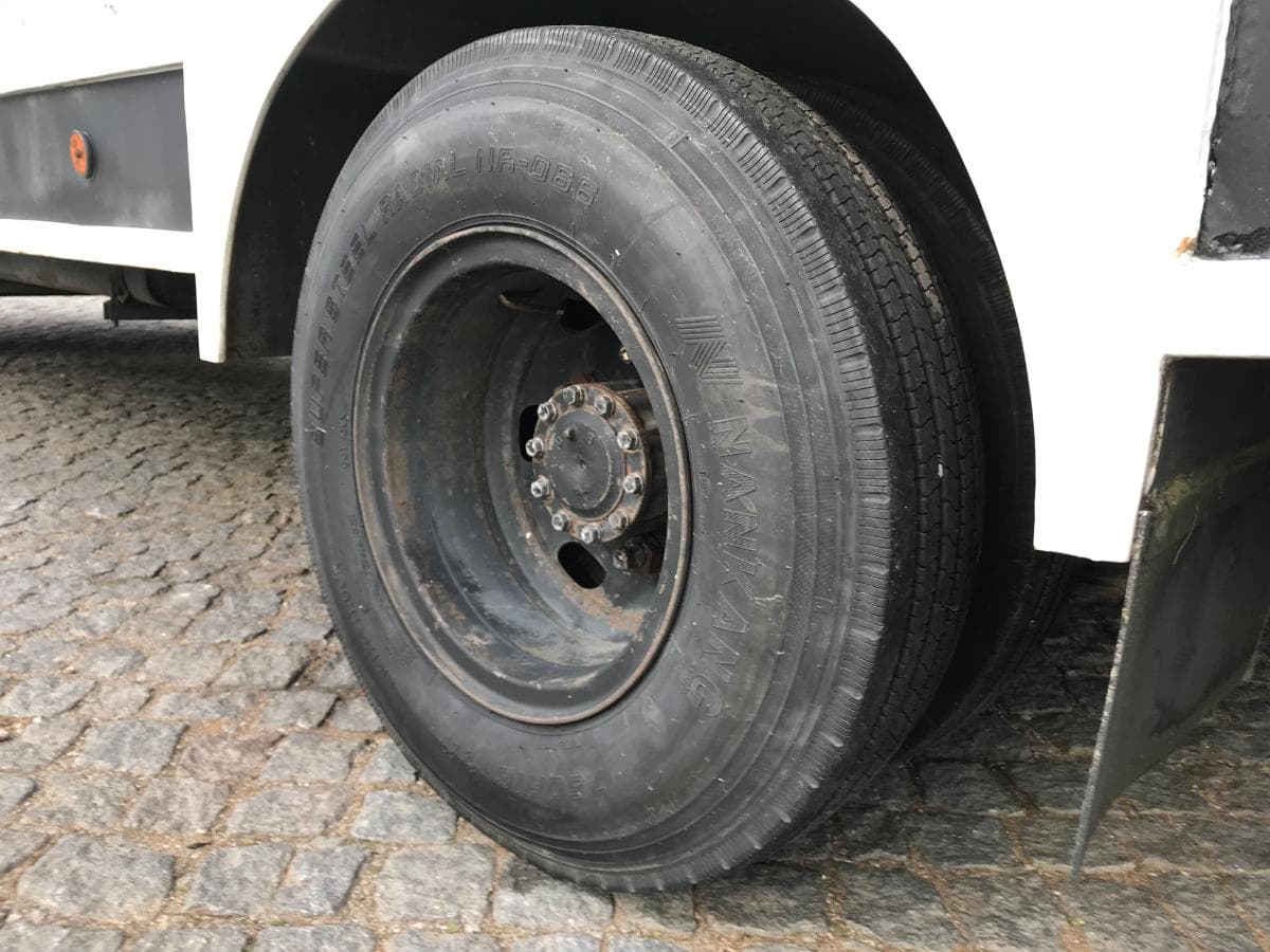 Mitsubishi Canter FH 100 · Com Porta Lateral · Ano 1990 — imagen 15