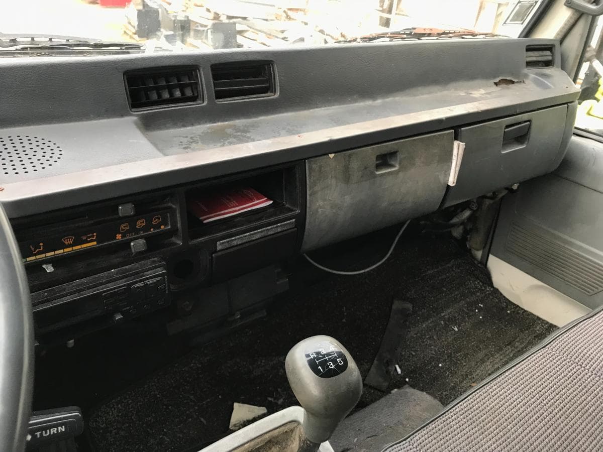 Mitsubishi Canter FH 100 · Com Porta Lateral · Ano 1990 — imagen 20