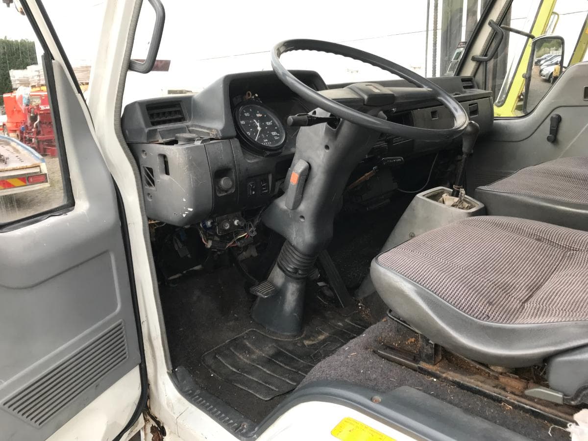 Mitsubishi Canter FH 100 · Com Porta Lateral · Ano 1990 — imagen 18
