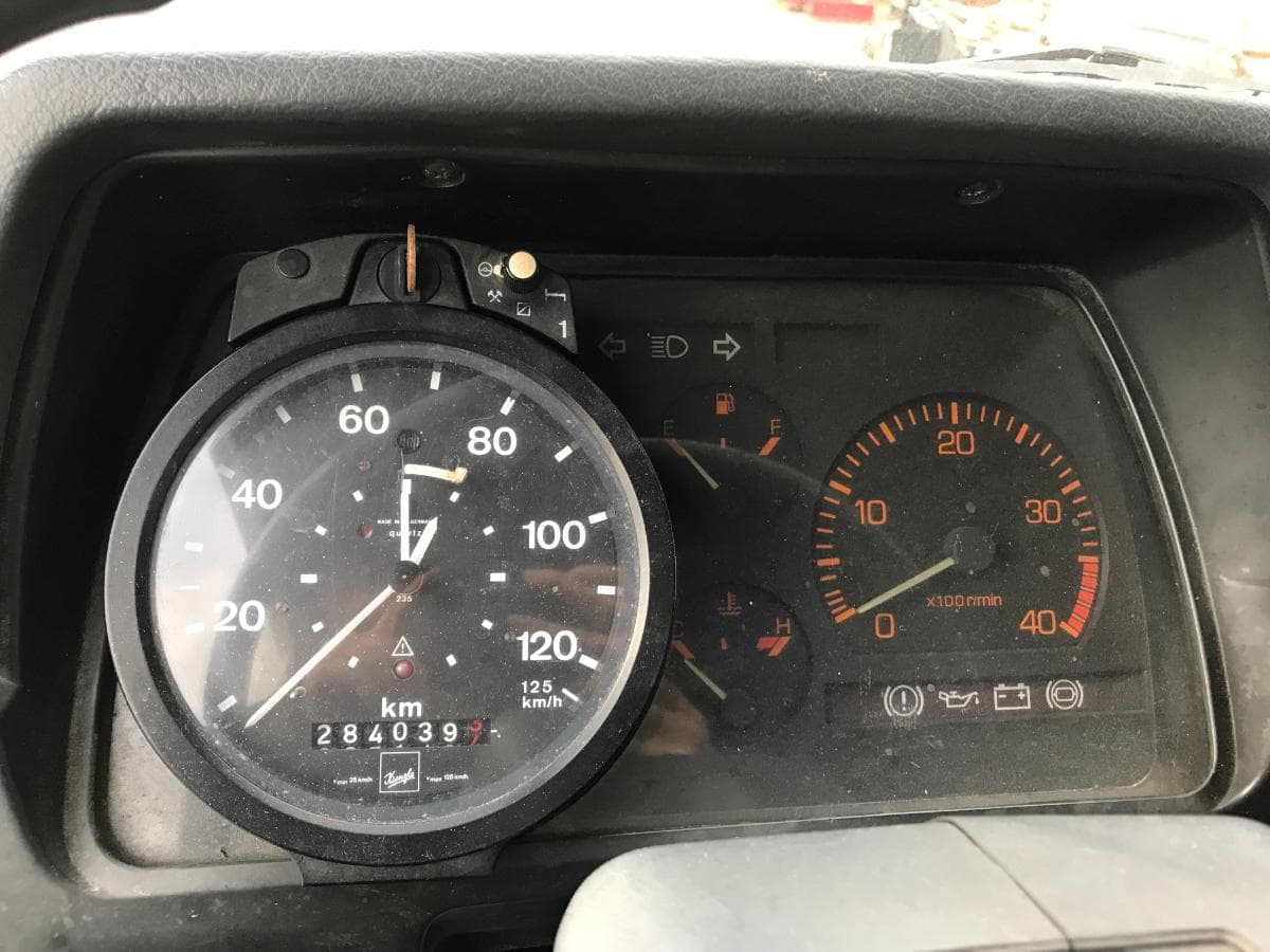 Mitsubishi Canter FH 100 · Com Porta Lateral · Ano 1990 — imagen 23
