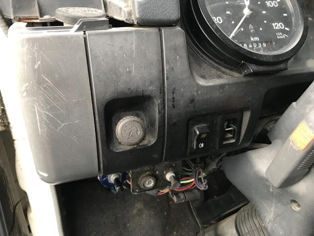 Mitsubishi Canter FH 100 · Com Porta Lateral · Ano 1990 — imagen 24