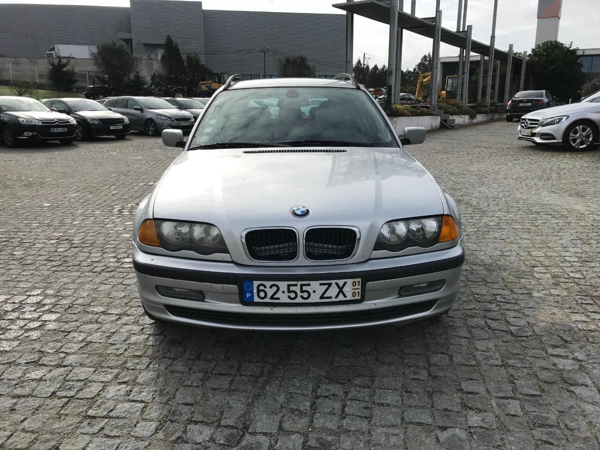 BMW 320D Touring · Ano 2001 — imagem 2