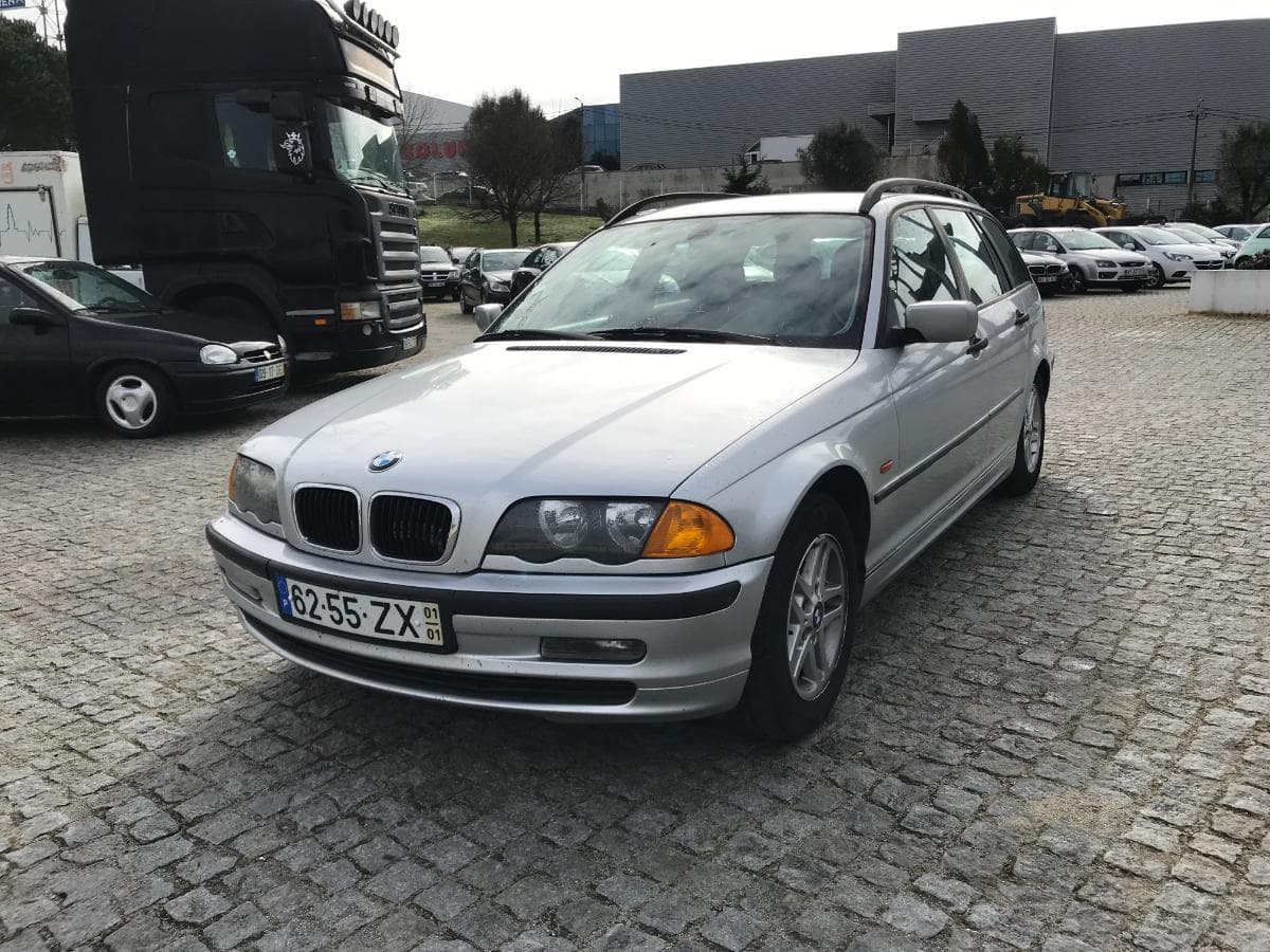 BMW 320D Touring · Ano 2001 — imagem 5