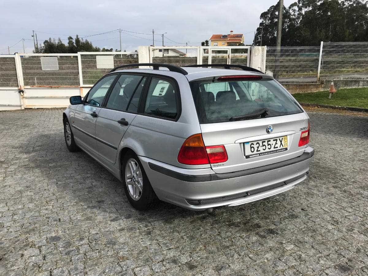 BMW 320D Touring · Ano 2001 — imagem 6