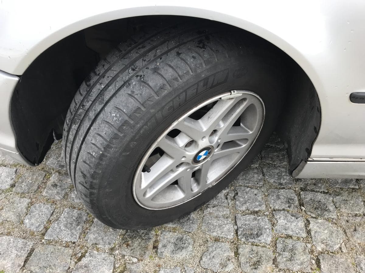 BMW 320D Touring · Ano 2001 — imagem 13