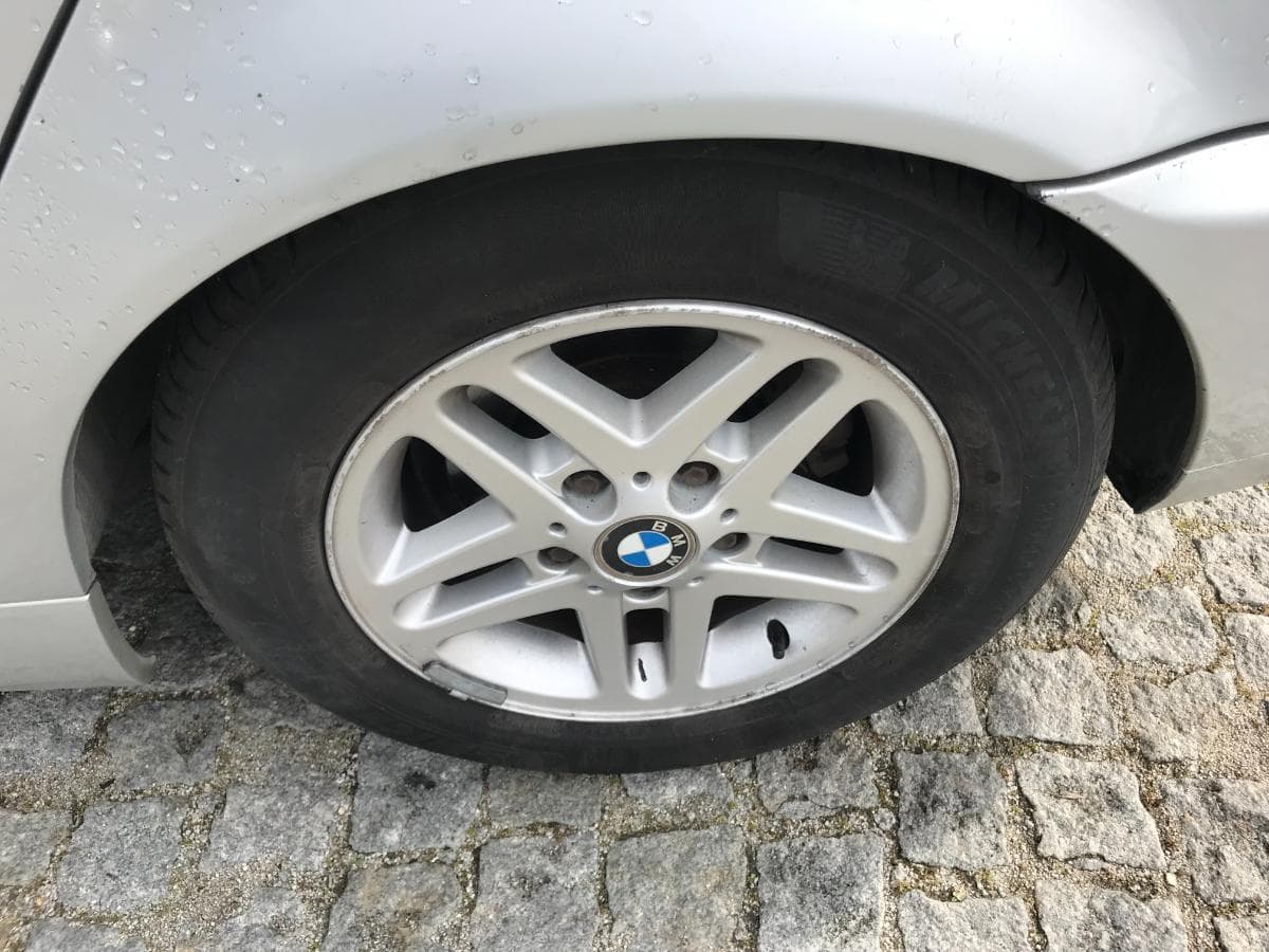 BMW 320D Touring · Ano 2001 — imagem 15