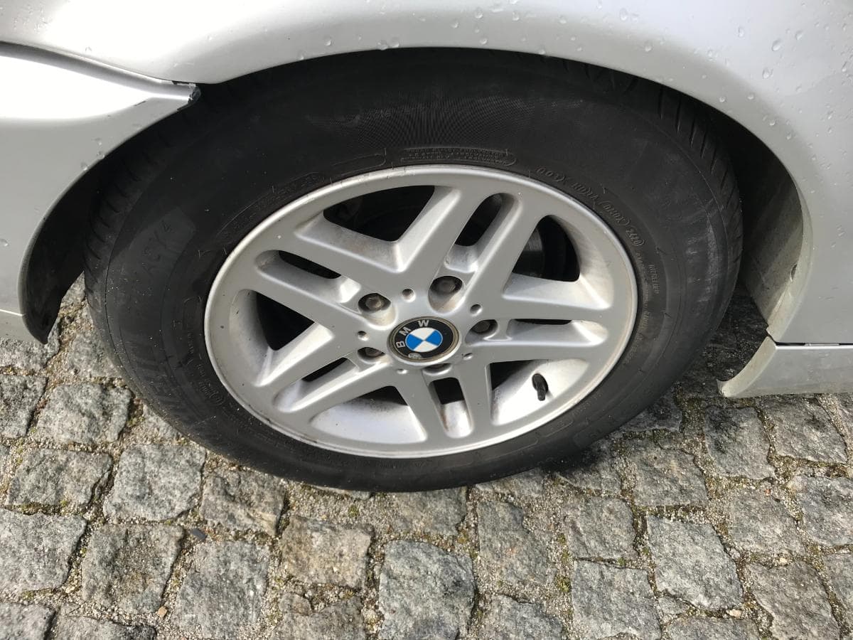 BMW 320D Touring · Ano 2001 — imagem 14