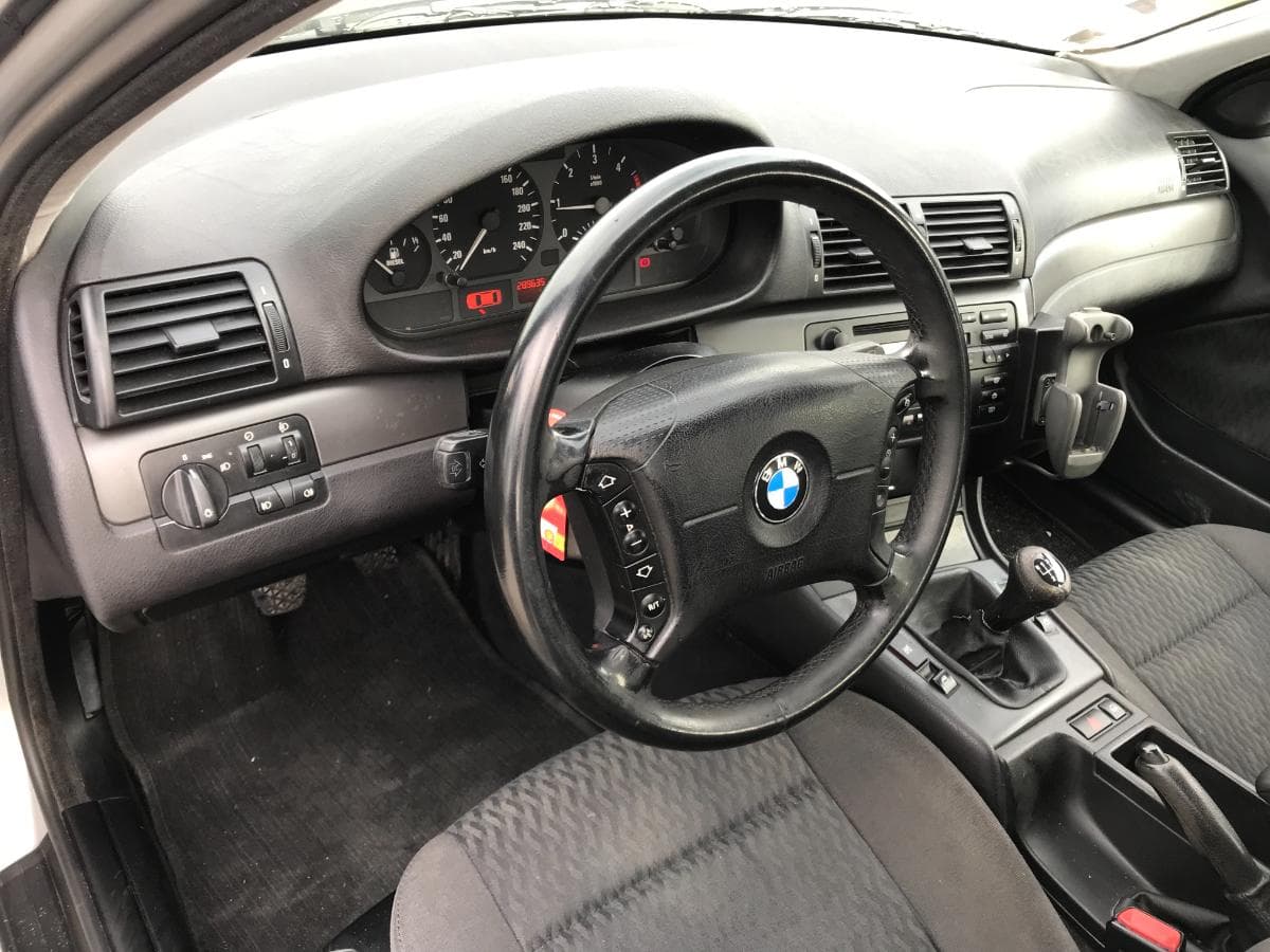 BMW 320D Touring · Ano 2001 — imagem 28