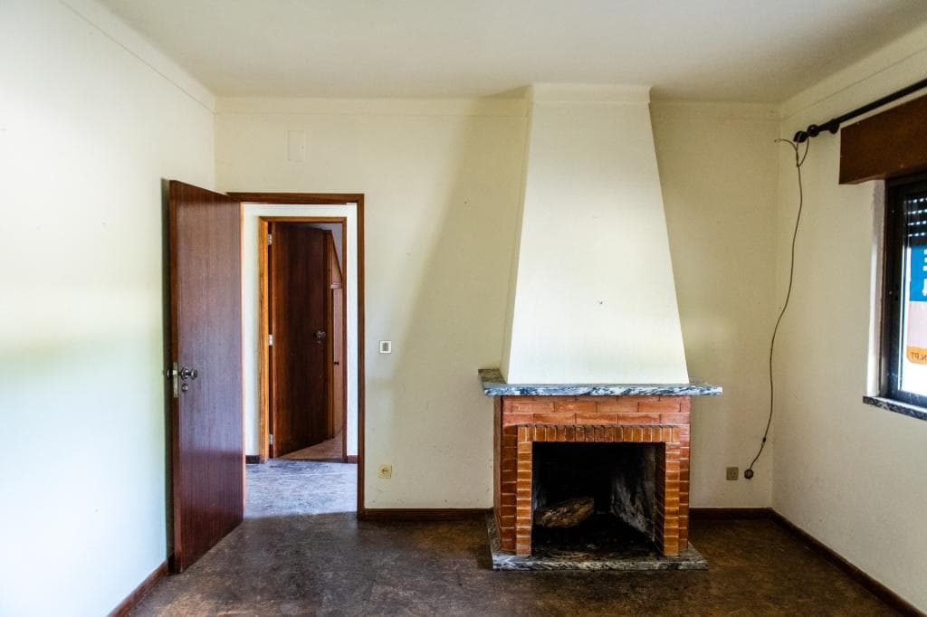Moradia V3 (Reabilitação) · Abrantes, Santarém — image 11