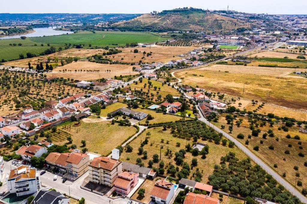 Moradia V3 (Reabilitação) · Abrantes, Santarém — image 30