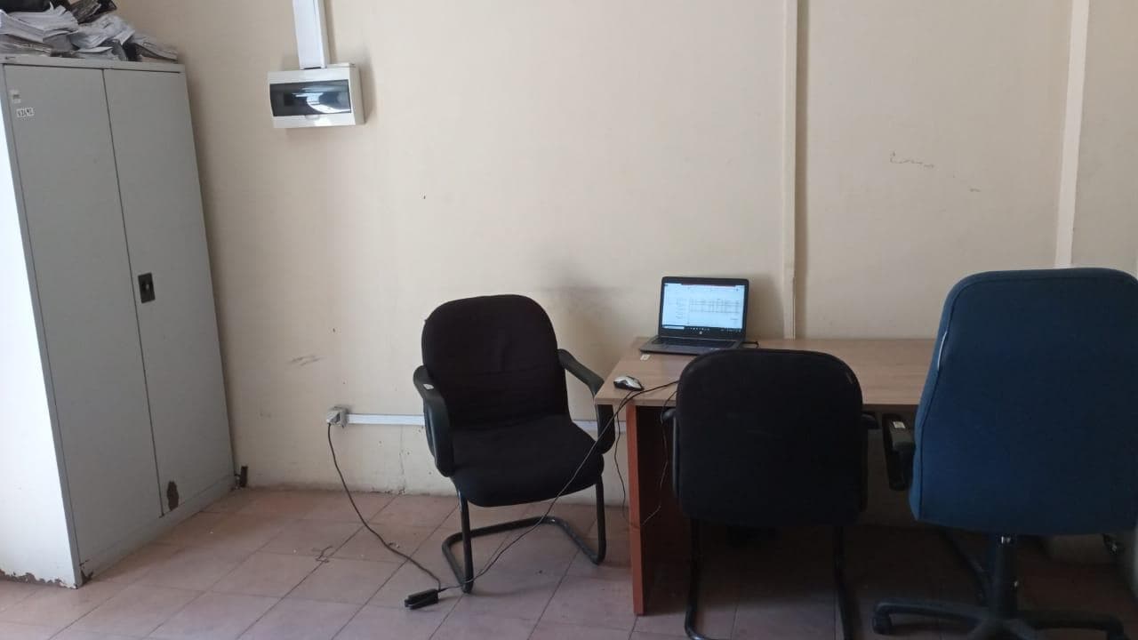Mobiliário de escritório ·