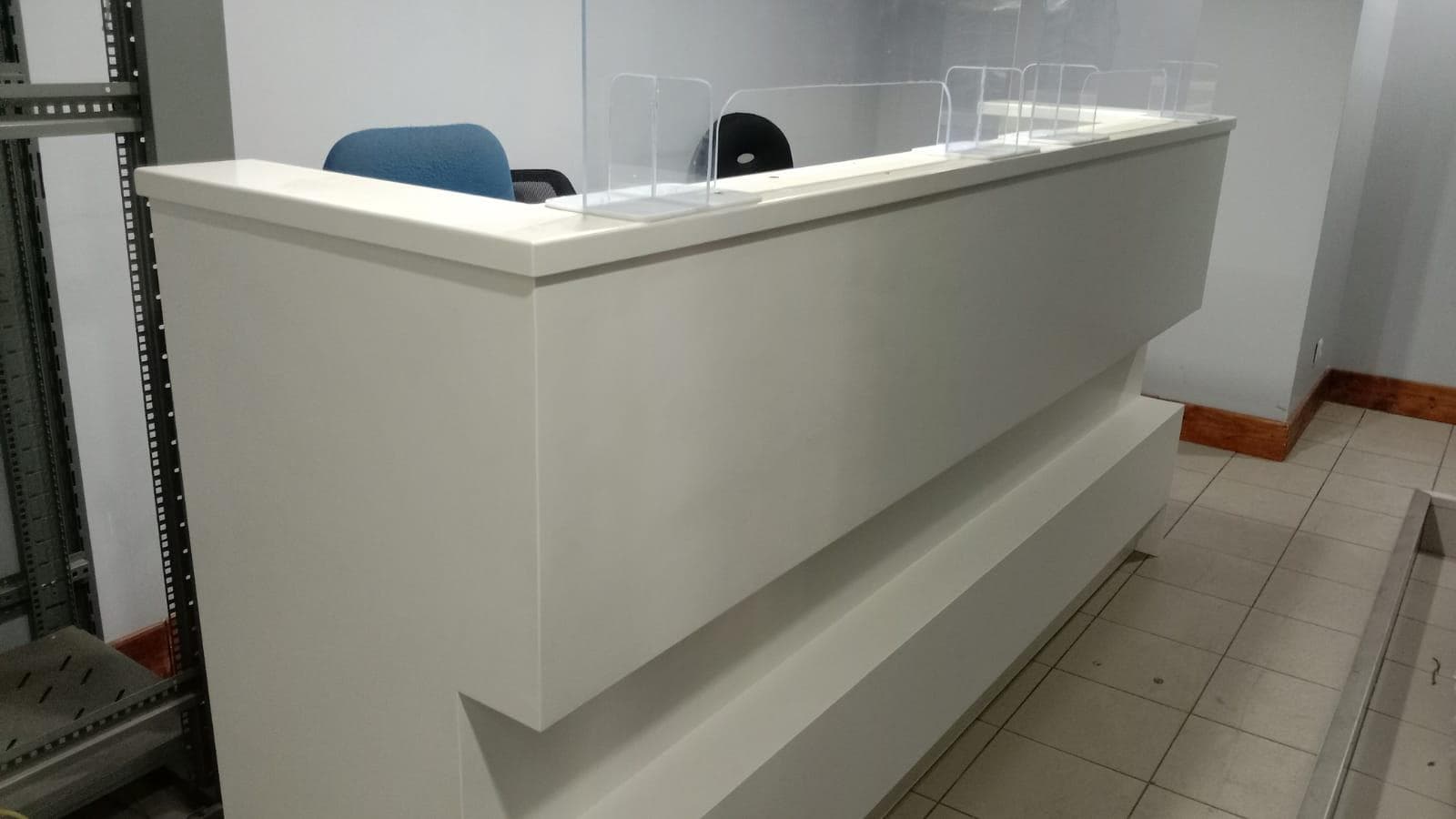 Mobiliário de escritório ·