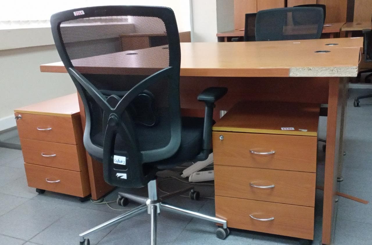 Mobiliário de escritório · — imagem 1