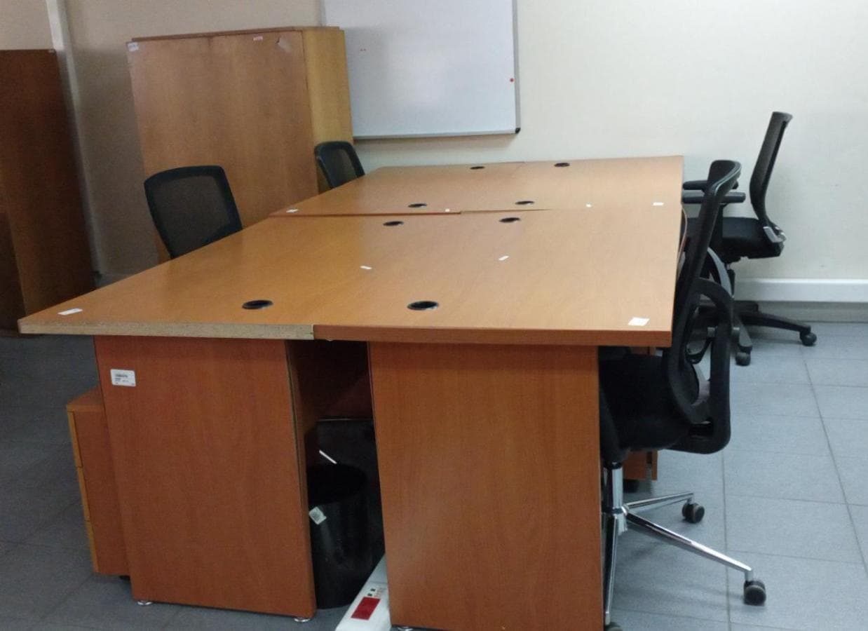 Mobiliário de escritório ·