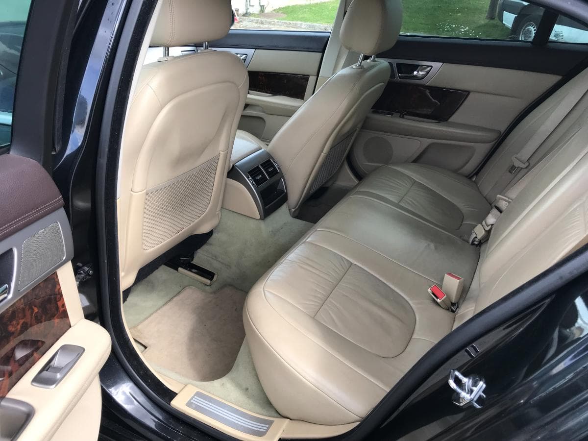 Jaguar XF 2.7D · Ano 2009 — image 23