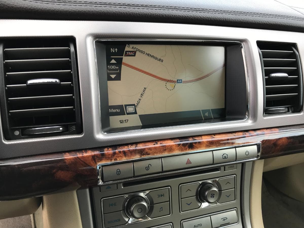 Jaguar XF 2.7D · Ano 2009 — image 25