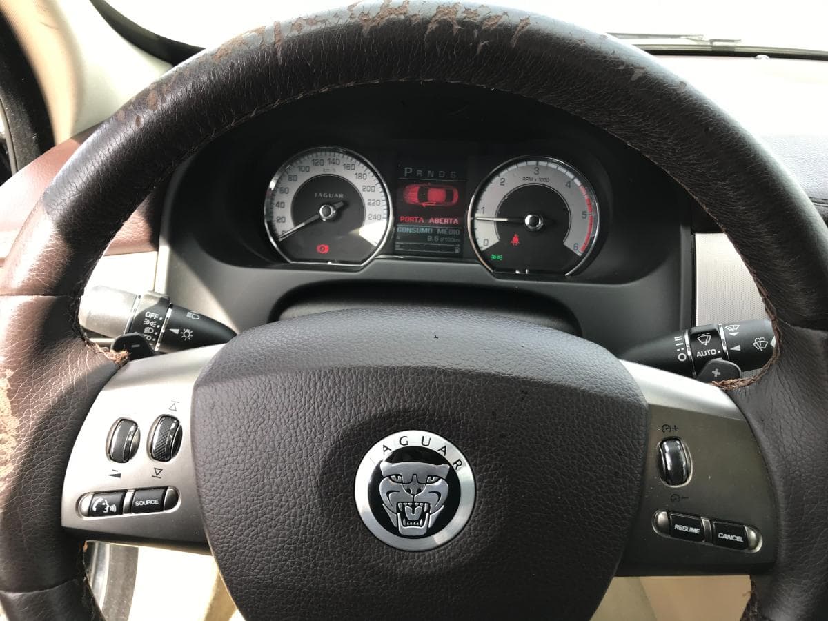 Jaguar XF 2.7D · Ano 2009 — image 32