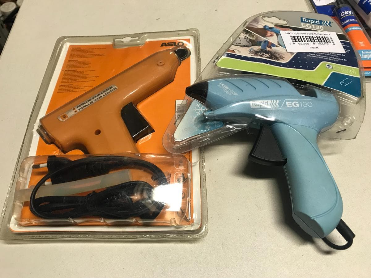 Adaptadores · Colas · Massas Enchimento · Massas Repara Tudo · Pistolas Cola · Silicones — imagem 5