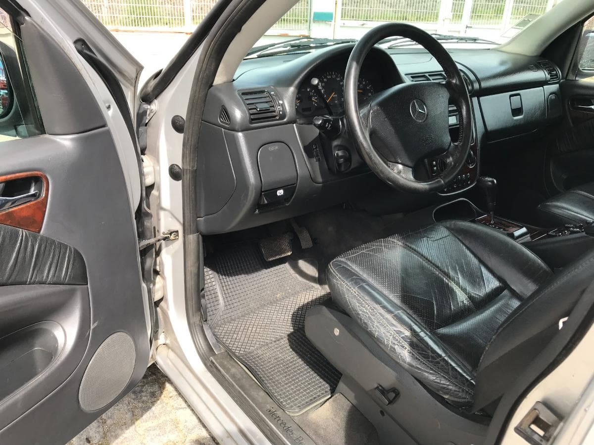 Mercedes-Benz ML 270 CDI · Ano 2001 — image 21