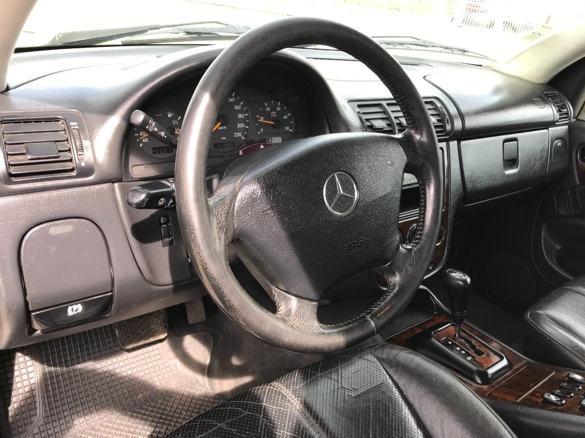 Mercedes-Benz ML 270 CDI · Ano 2001 — image 31