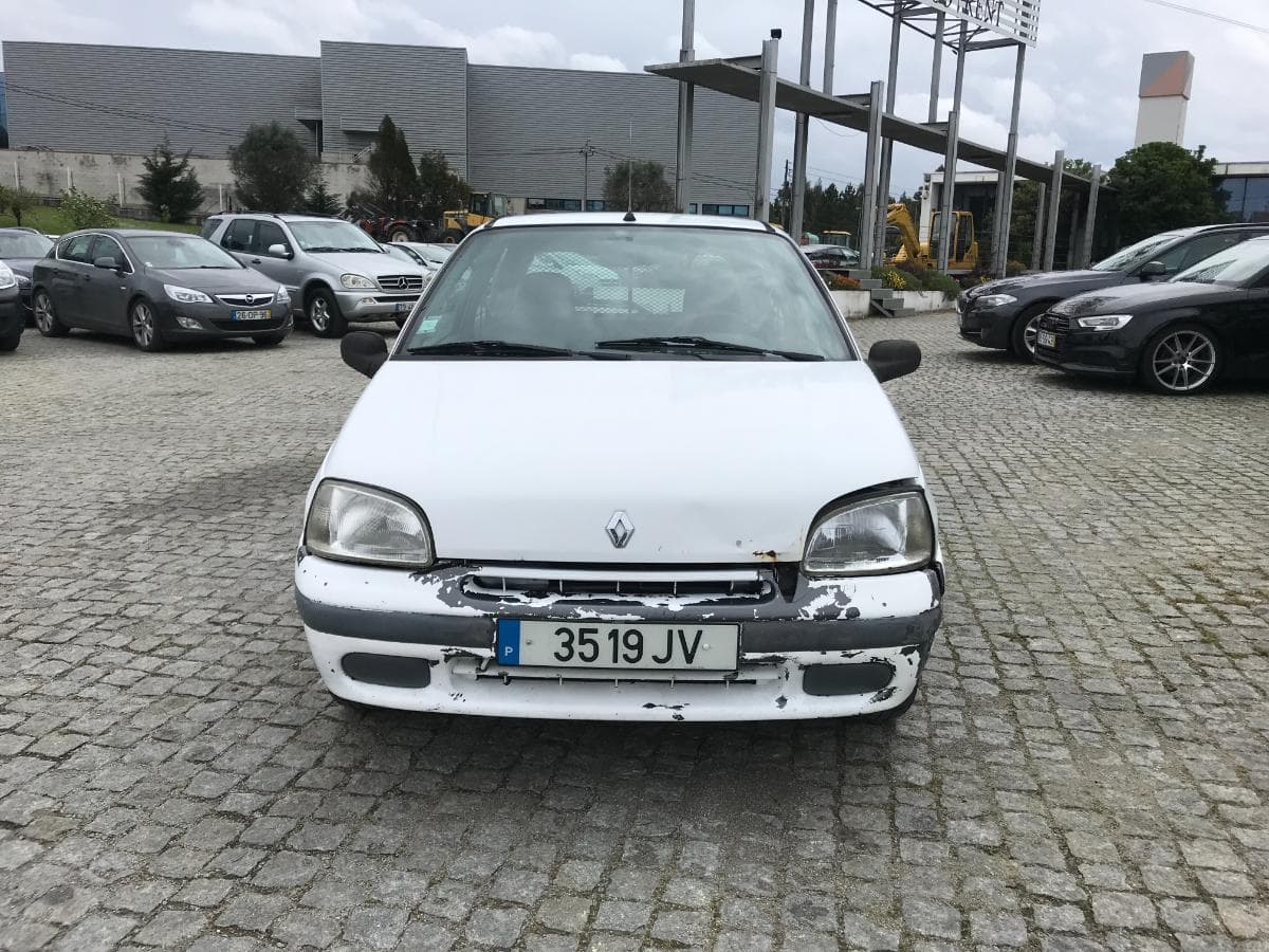Renault Clio 1.9 D · Ano 1998 — imagen 2