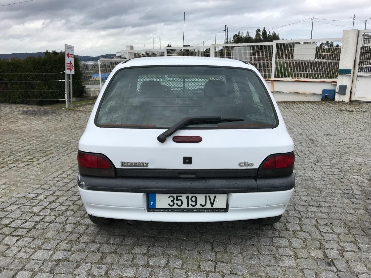 Renault Clio 1.9 D · Ano 1998 — imagen 7