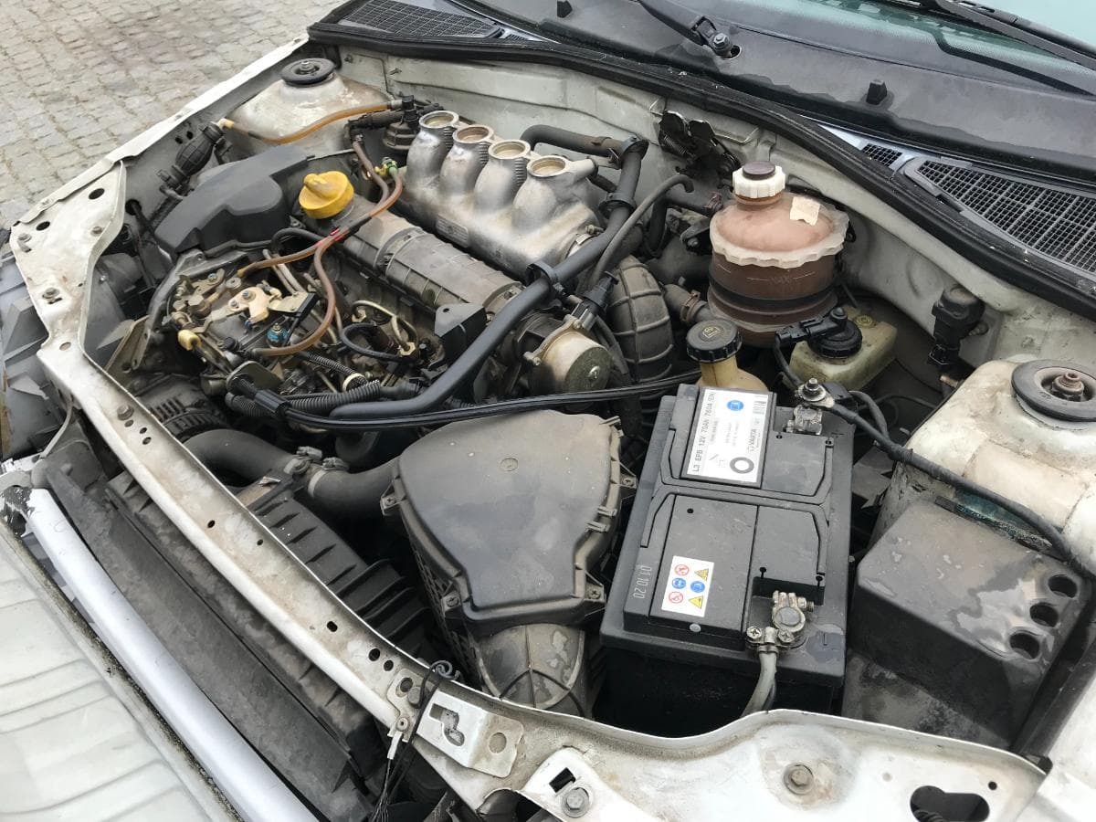 Renault Clio 1.9 D · Ano 1998 — imagen 3