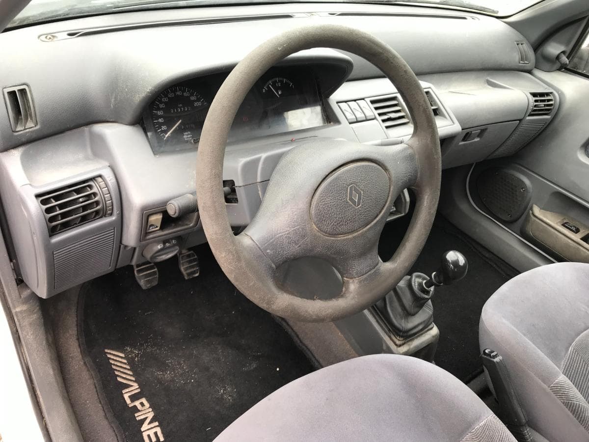 Renault Clio 1.9 D · Ano 1998 — imagen 22