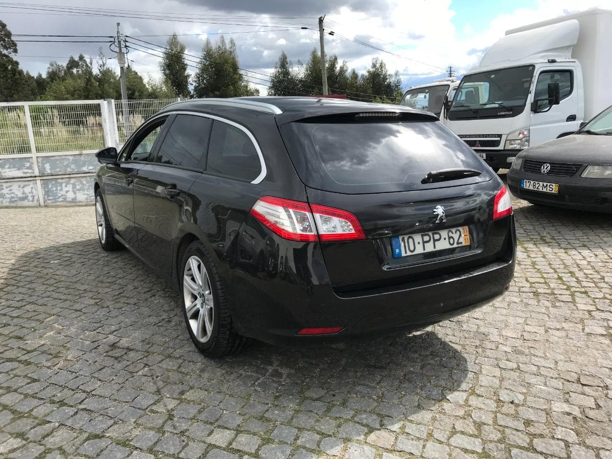 Peugeot 508 SW 1.6HDI · Ano 2011 — imagem 4
