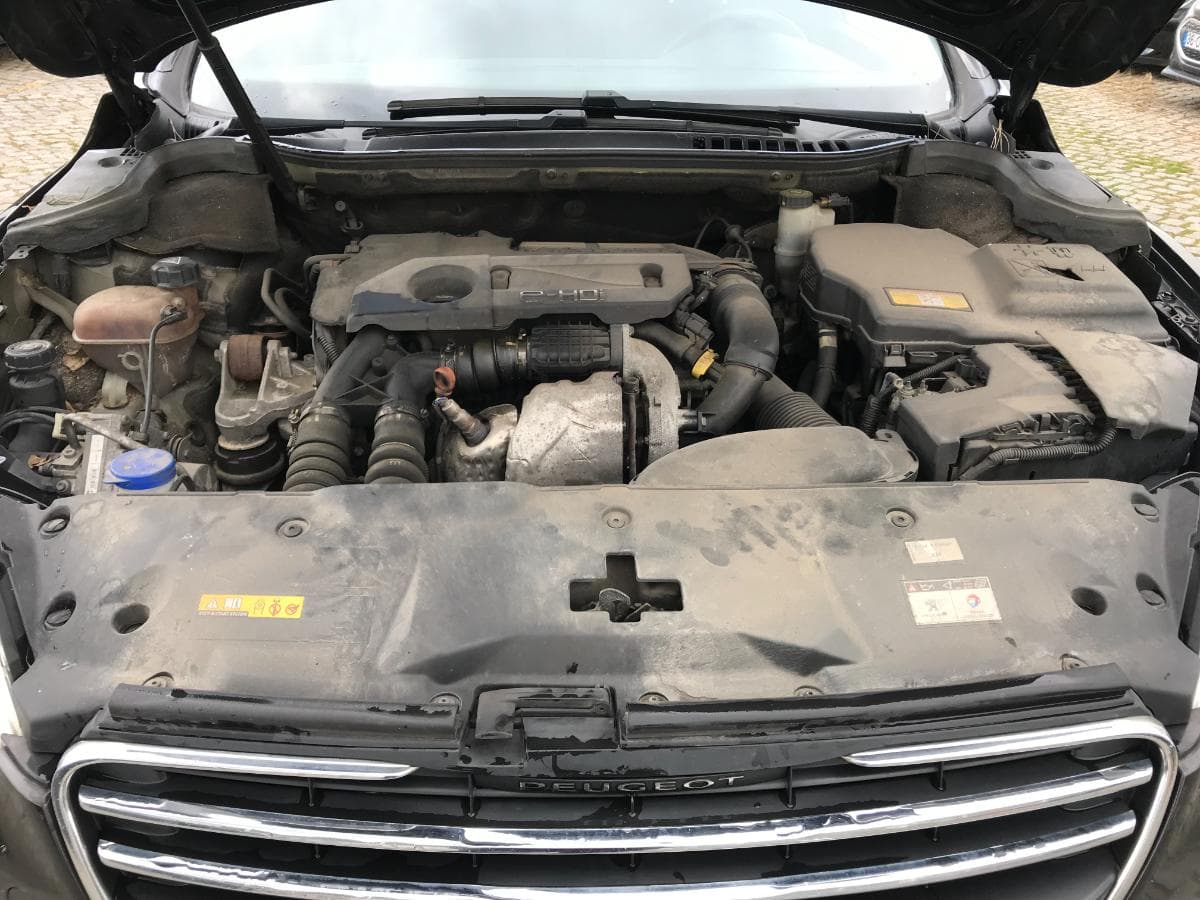 Peugeot 508 SW 1.6HDI · Ano 2011 — imagem 9