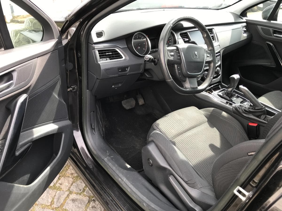 Peugeot 508 SW 1.6HDI · Ano 2011 — imagem 19