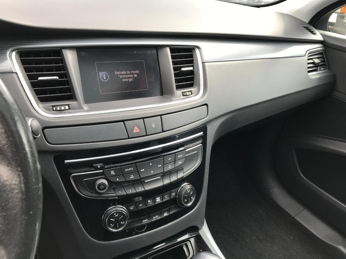 Peugeot 508 SW 1.6HDI · Ano 2011 — imagem 22