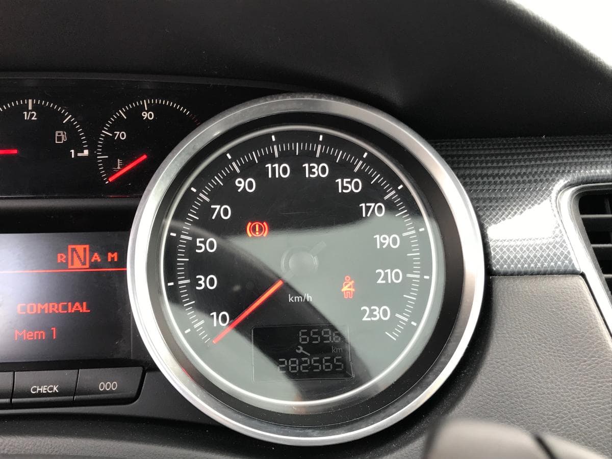 Peugeot 508 SW 1.6HDI · Ano 2011 — imagem 31