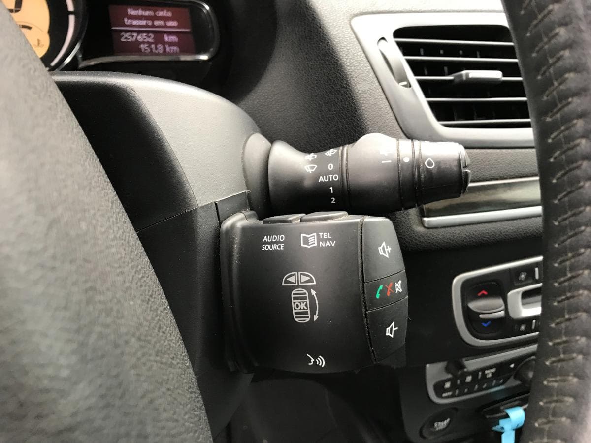 Renault Mégane 1.5DCI · Ano 2010 — imagem 28