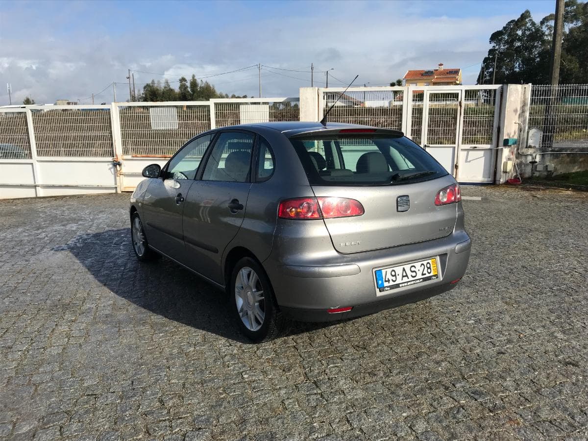 Seat Ibiza 1.4TDI · Ano 2005 — imagem 6