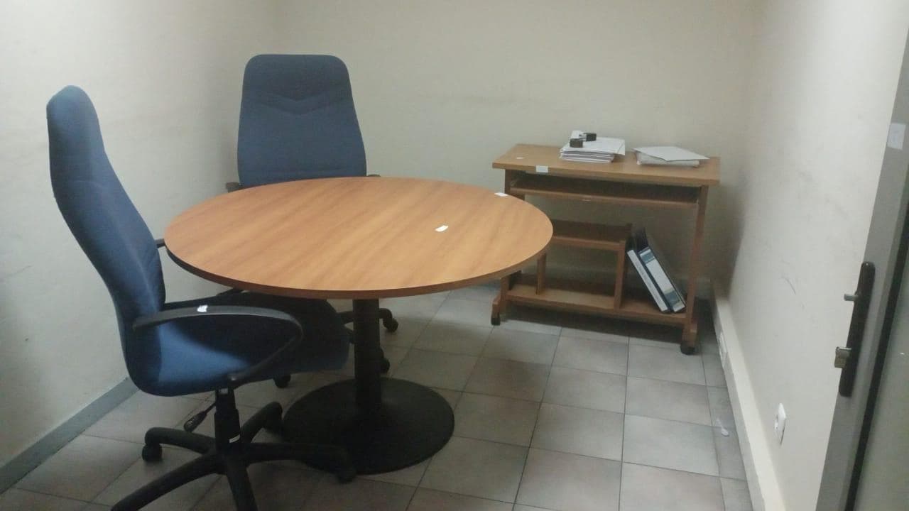 Mobiliario de oficina ·
