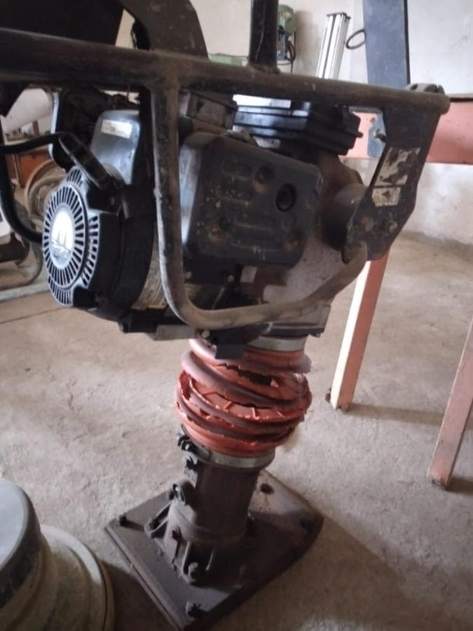 Compactador "Saltitão"