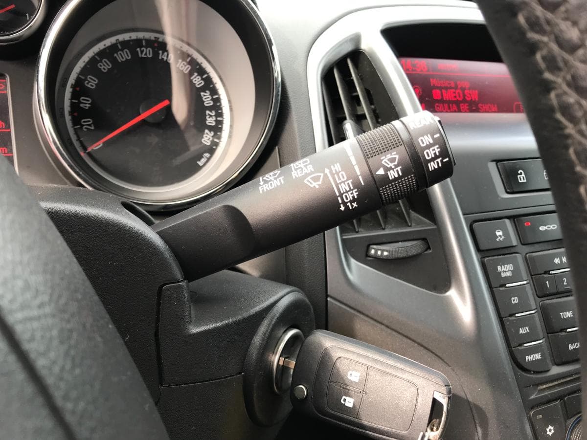 Opel Astra 1.6 CDTI · Ano 2015 — imagen 23
