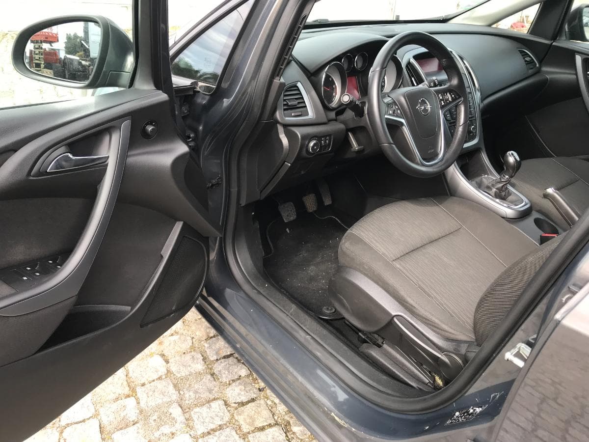 Opel Astra 1.6 CDTI · Ano 2015 — imagen 17