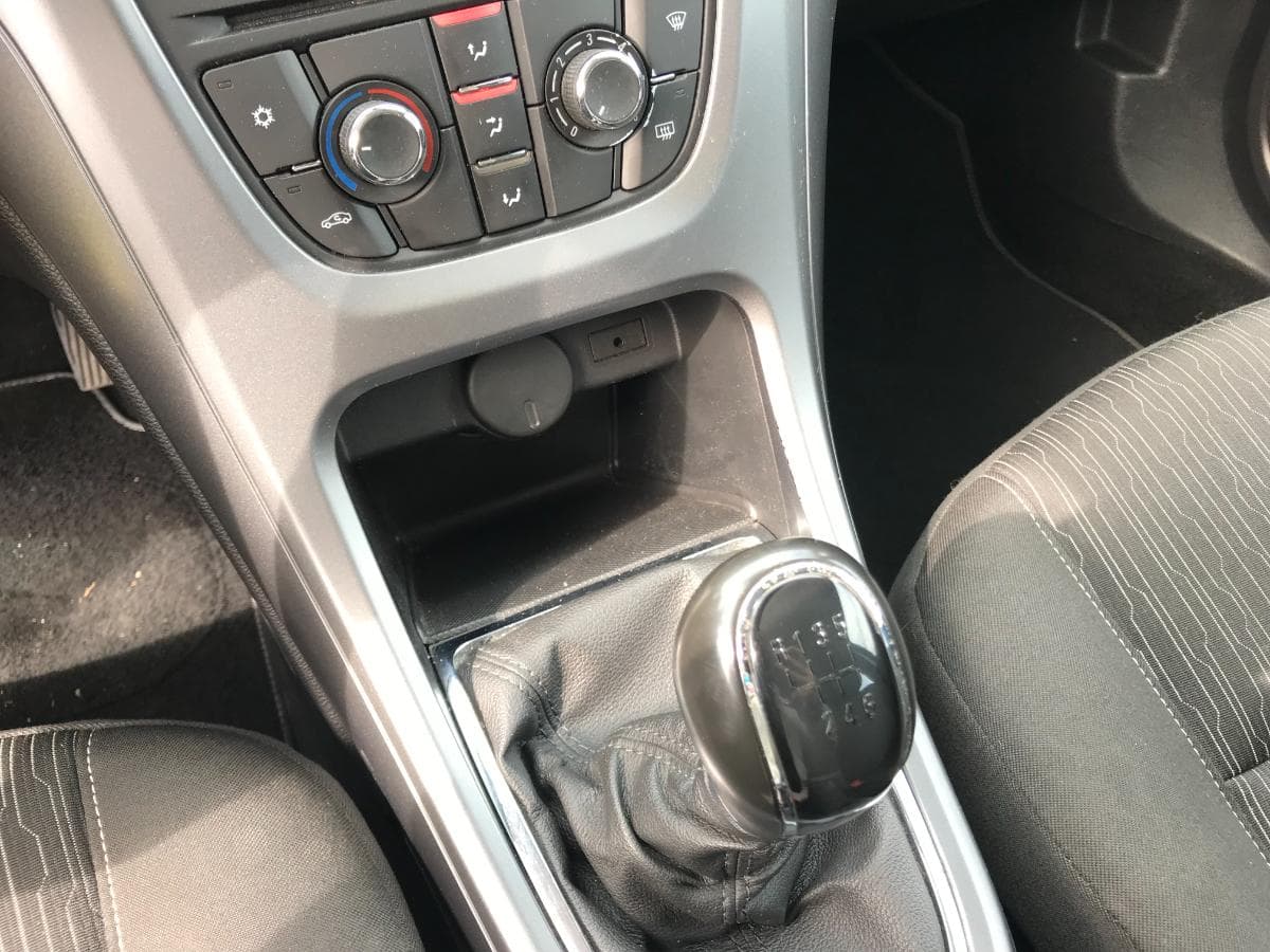 Opel Astra 1.6 CDTI · Ano 2015 — imagen 26