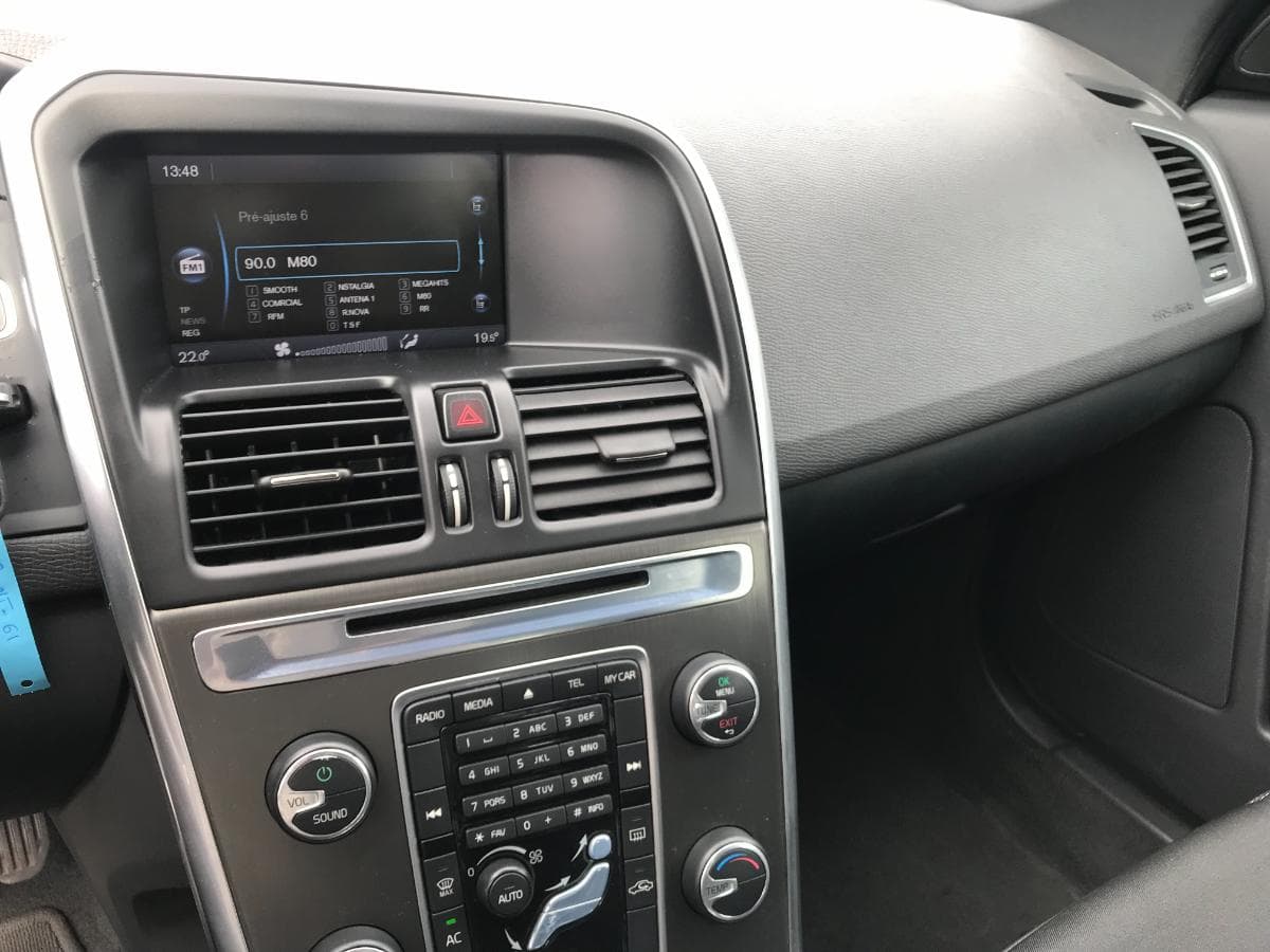 Volvo XC60 2.0D4 · Motor 5 Cilindros · Ano 2013 — imagem 18
