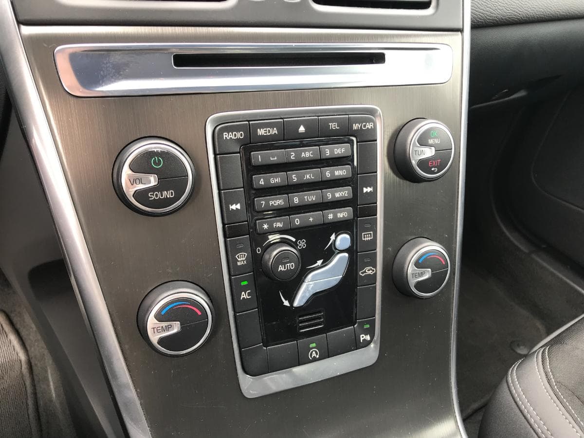 Volvo XC60 2.0D4 · Motor 5 Cilindros · Ano 2013 — imagem 19