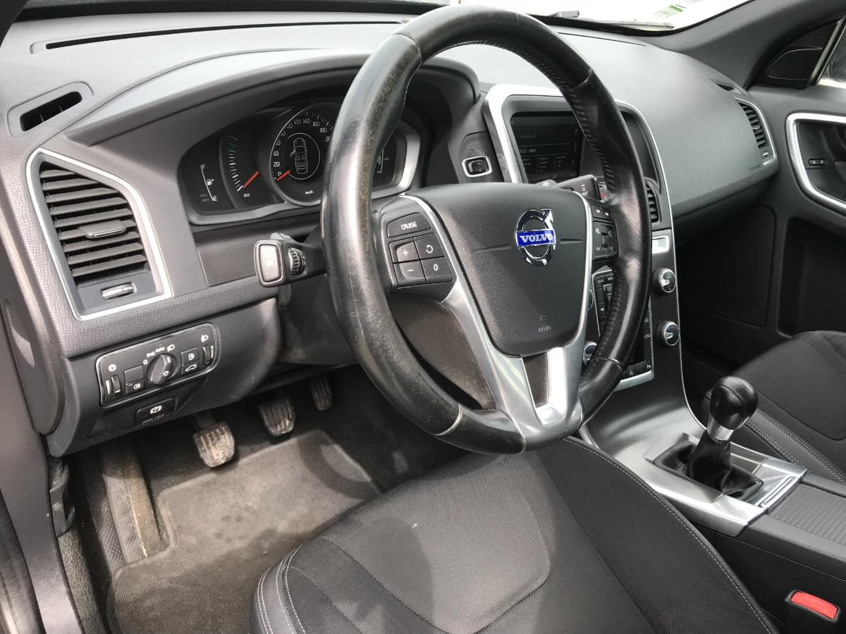 Volvo XC60 2.0D4 · Motor 5 Cilindros · Ano 2013 — imagem 20