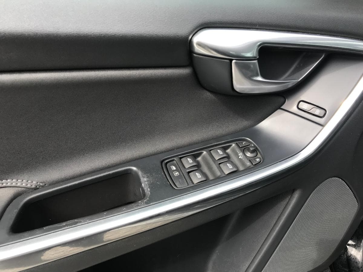 Volvo XC60 2.0D4 · Motor 5 Cilindros · Ano 2013 — imagem 22