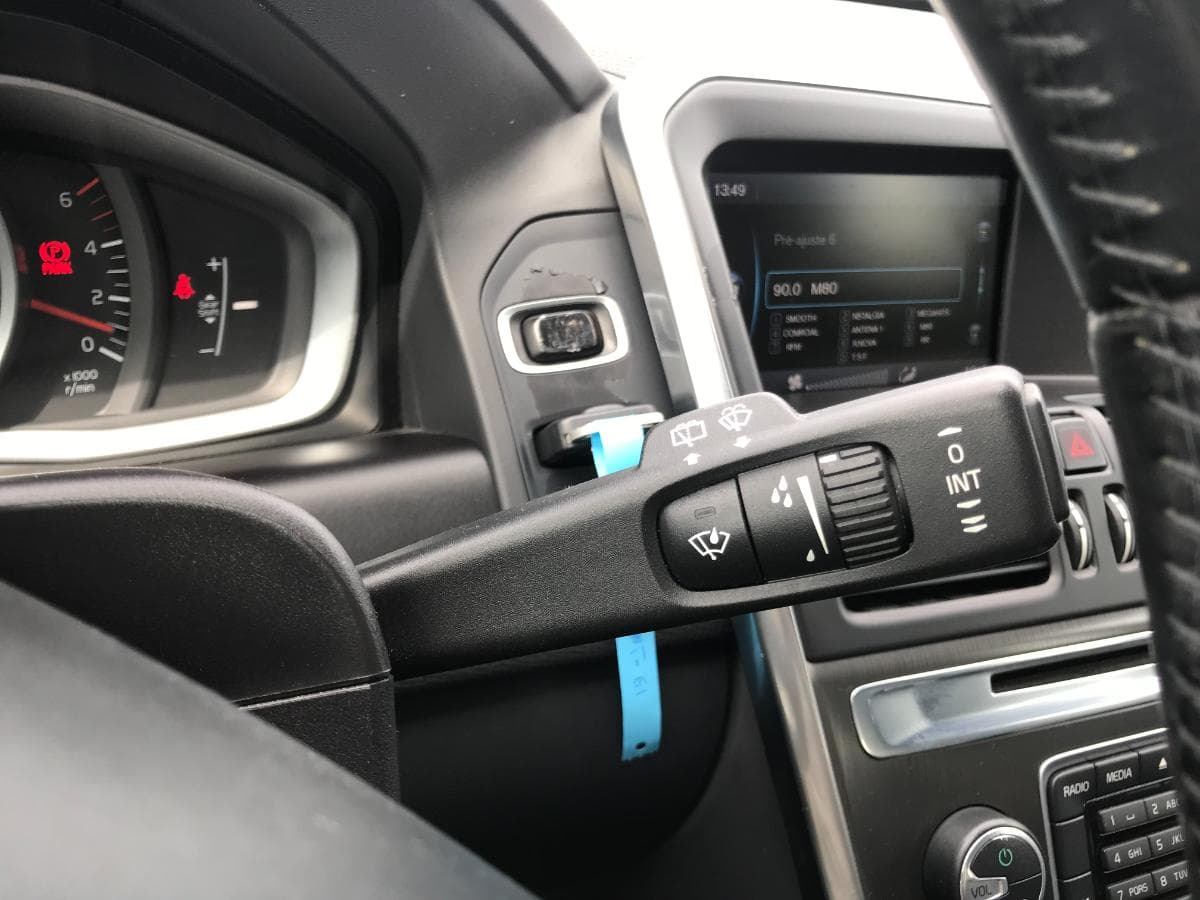 Volvo XC60 2.0D4 · Motor 5 Cilindros · Ano 2013 — imagem 23