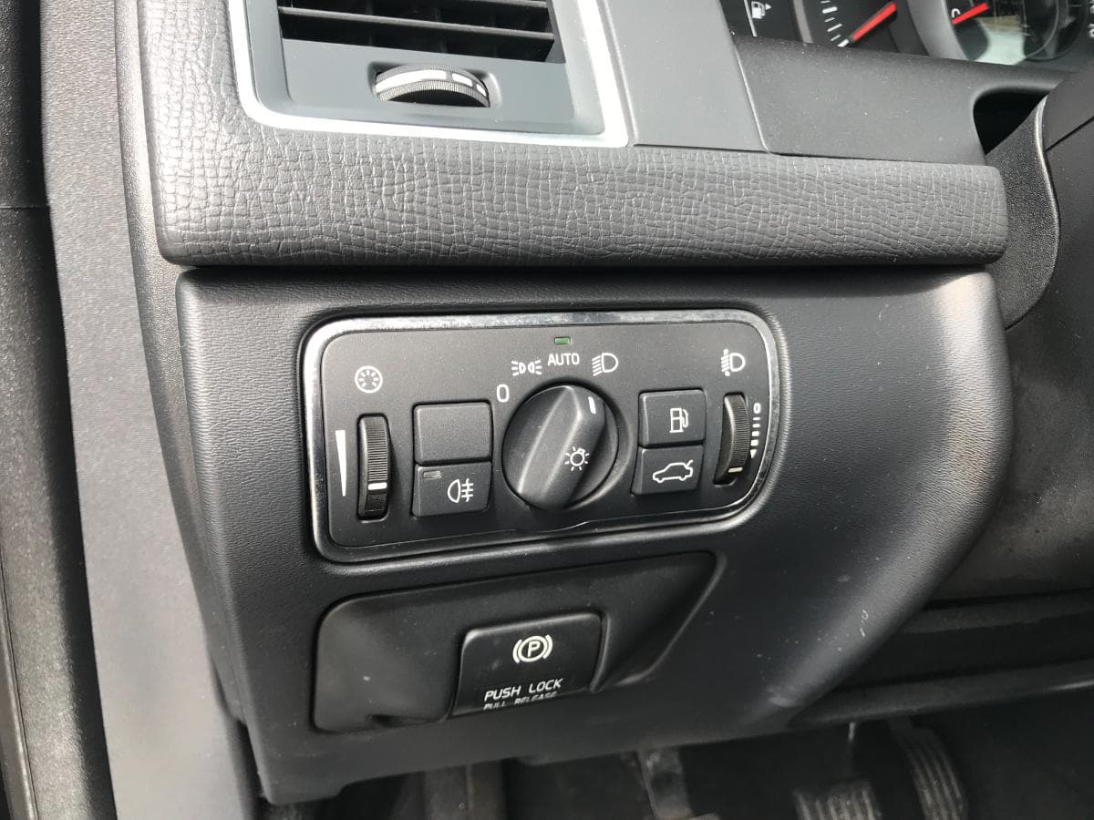 Volvo XC60 2.0D4 · Motor 5 Cilindros · Ano 2013 — imagem 24